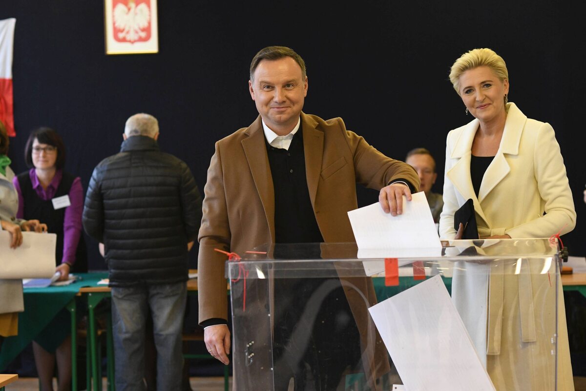 Prezydent Andrzej Duda z żoną głosowali w Krakowie 
