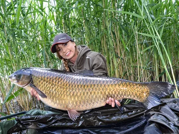 Monika Lechowska-Bacia z rybą 