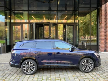 Renault Espace E-Tech full hybrid 200 