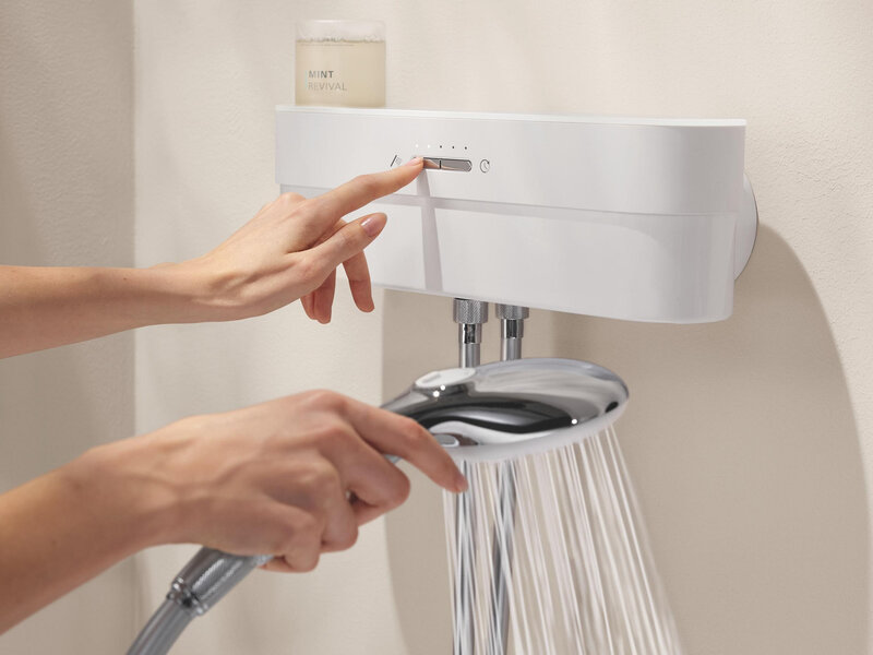 Jedno naciśnięcie przycisku wystarczy, by zwykły prysznic zamienił się w domowe SPA z aksamitną pianą GROHE Purefoam