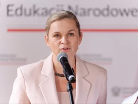 Miniatura: Szkoła w Chmurze pod ostrzałem. MEN stawia...