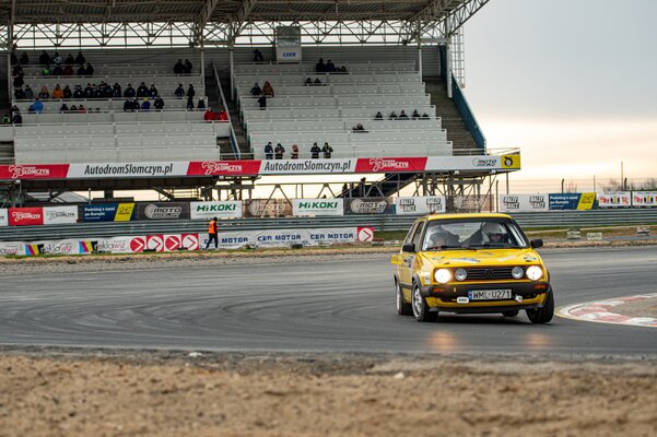 Miniatura: Rajd Barbórka. Samochód Fundacji Pomocy...