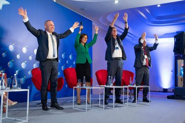 Już nic nie&nbsp;odbierze nam zwycięstwa! Drużyna wiceministra Miłkowskiego gorąco motywowała publiczność do&nbsp;jeszcze gorętszych oklask&oacute;w