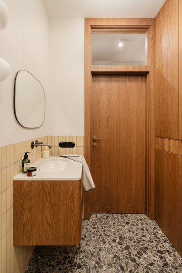 Apartament pełen sztuki, czyli designerski balans na Starym Mokotowie, projekt FUGA Architektura Wnętrz 