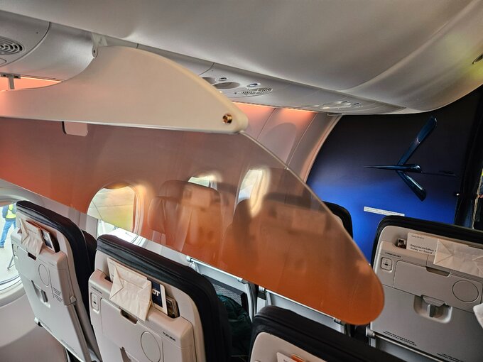 Żuraw w&nbsp;wystroju Boeinga 737 MAX 8