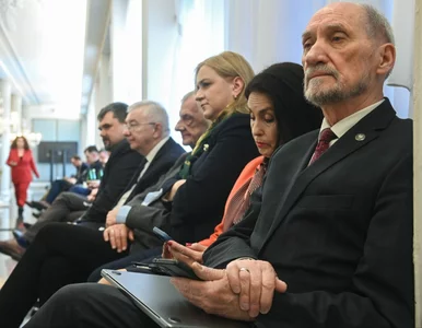 Miniatura: Kiepska passa Macierewicza nie kończy się...