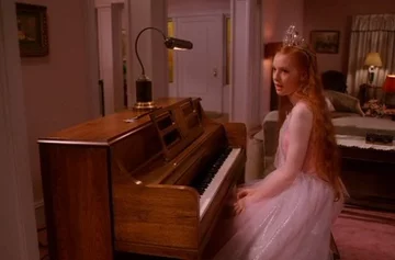 Alicia Witt (Gersten Hayward) 