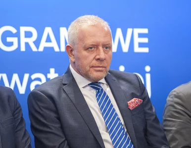 Miniatura: Maseczki chirurgiczne zamiast przyłbic i...