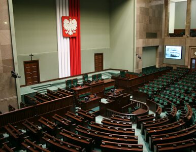 Miniatura: Nowy sondaż: 6 partii w Sejmie, na czele PiS