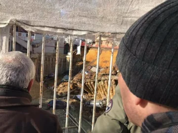 Zapadnięta ulica w Rzymie 