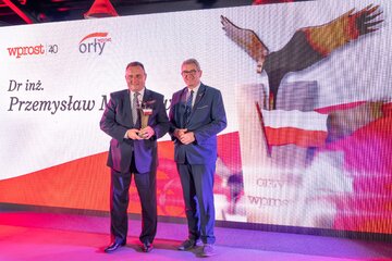 Dr inż. Przemysław Malinowski (z lewej) i&nbsp;minister Wojciech Murdzek
