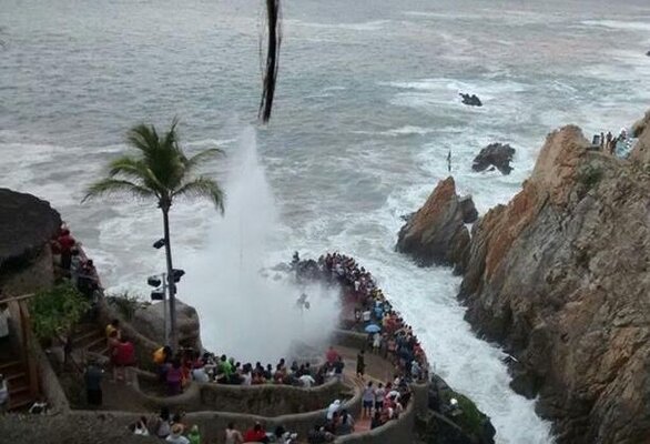 Miniatura: Martwa fala uderza w pacyficzne wybrzeże...