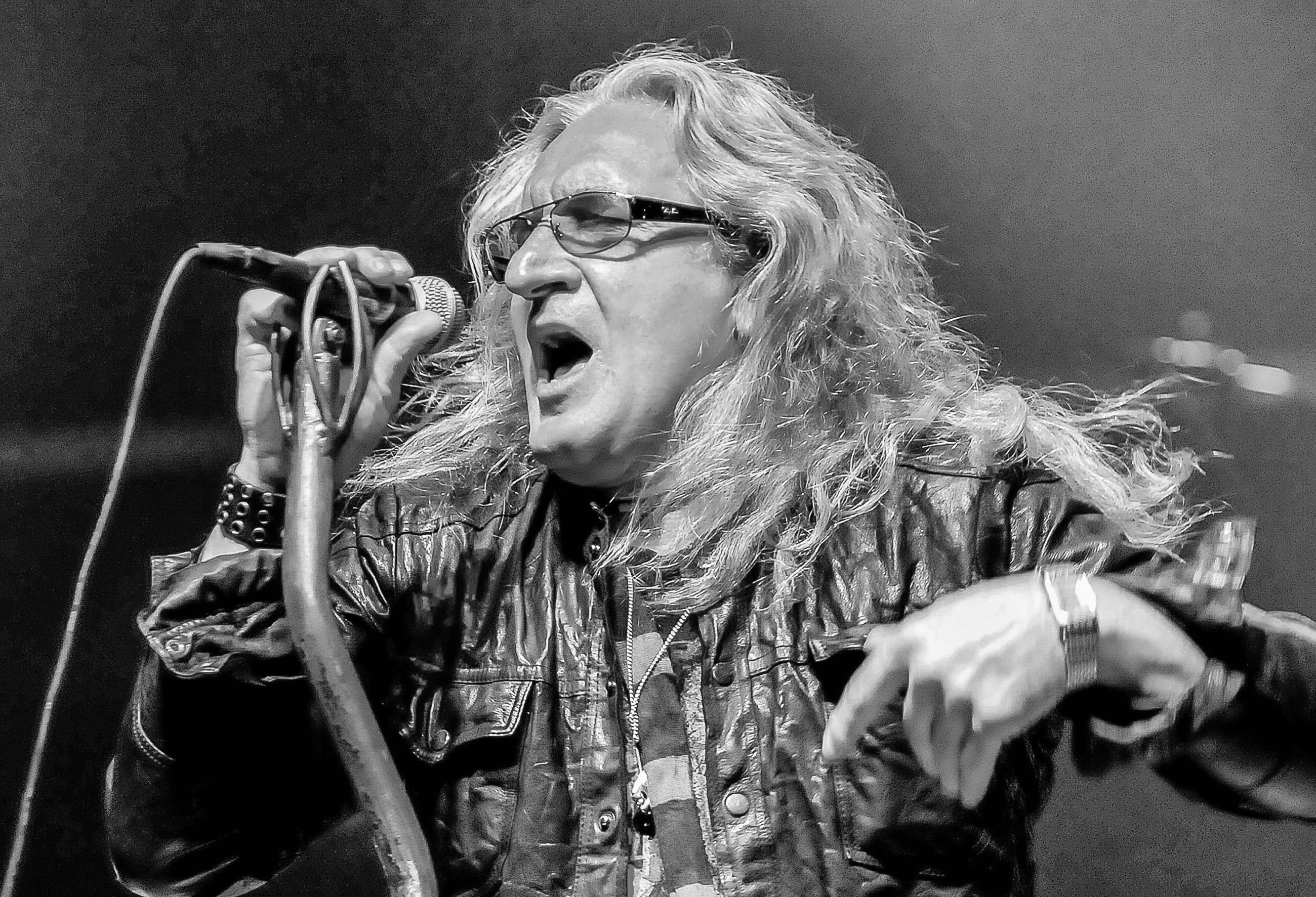 QUIZ. „Chcemy być ZOMO”. Wiesz, kto to śpiewał?