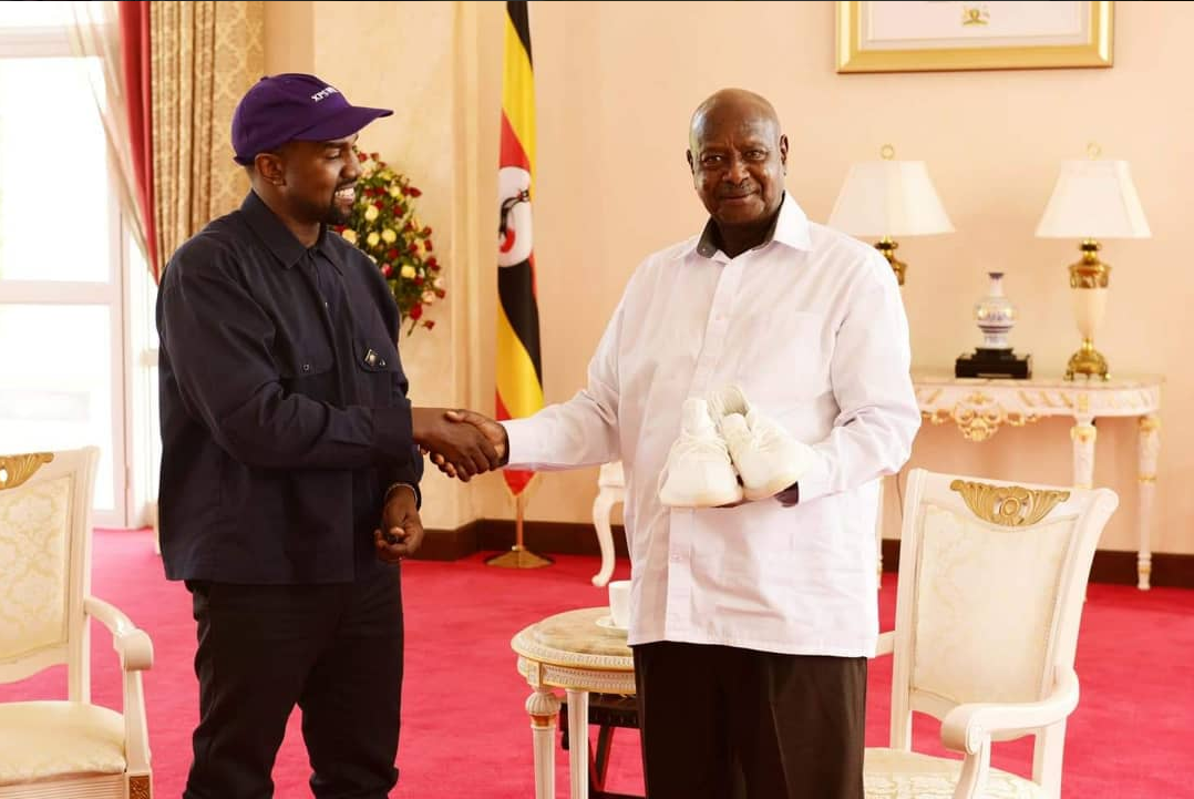 Kanye West podczas spotkania z prezydentem Ugandy 