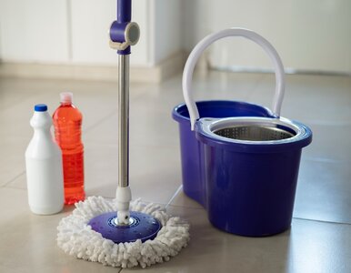 Miniatura: Myjesz podłogę gorącą wodą? Ten fakt może...