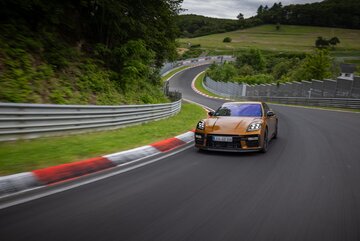 Porsche Panamera z&nbsp;rekordem N&uuml;rburgringu