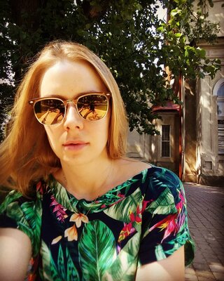 Miniatura: Grała w serialach i sztukach teatralnych....