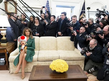 Przeróbka zdjęcia z Melanią Trump 