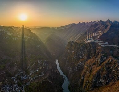 Miniatura: 2 minuty zamiast 2 godzin. Najwyższy most...