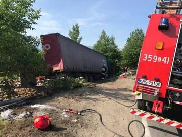 Ciężarówka śmiertelnie przygniotła kierowcę 