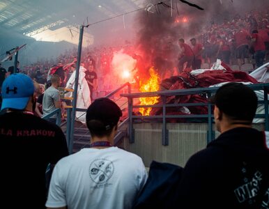 Miniatura: Pożar podczas meczu Ekstraklasy. Płonął...