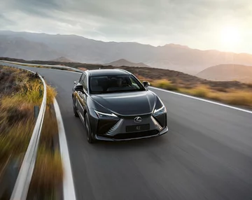 Lexus RZ 450e 