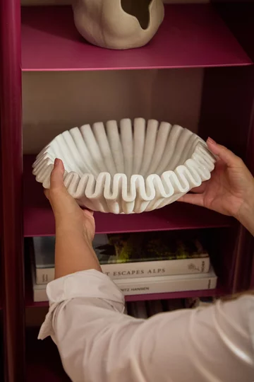 Chcesz, żeby Twój salon opowiadał historię? Zacznij od regału 