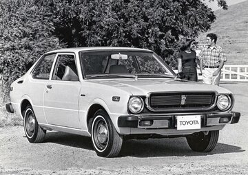 R&oacute;żne generacje Toyoty Corolli