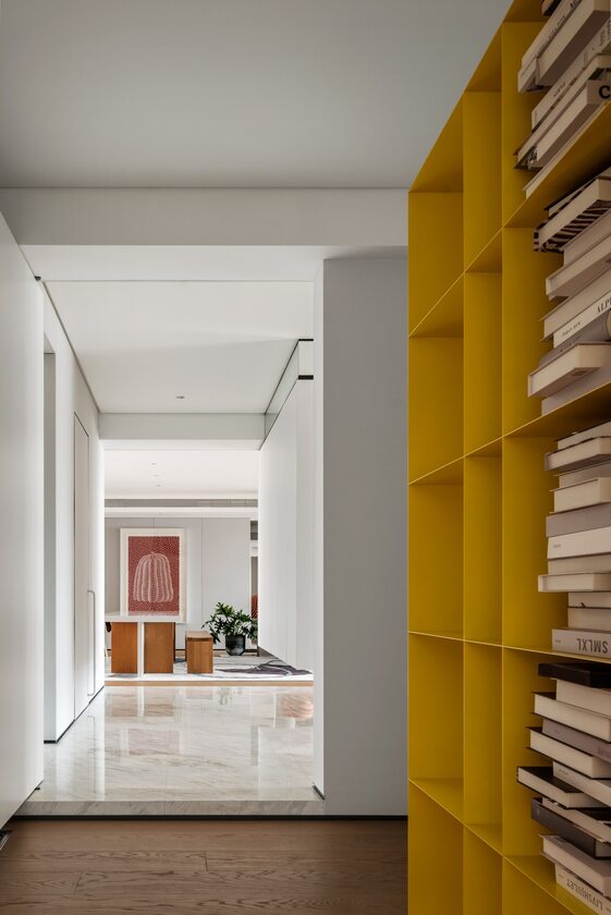 Minimalistyczne mieszkanie z akcentami koloru, projekt Evans Lee Azja, mieszkanie, minimalizm, Evans Lee