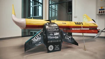 W klasie Micro przede wszystkim liczy się niska masa samolotu. Ograniczona jest jego rozpiętość i moc silnika, ale materiały mogą być dobrane dowolnie. Celem w trakcie ostatnich zawodów było przewiezienie gabarytu w kształcie małego pudełka od pizzy.