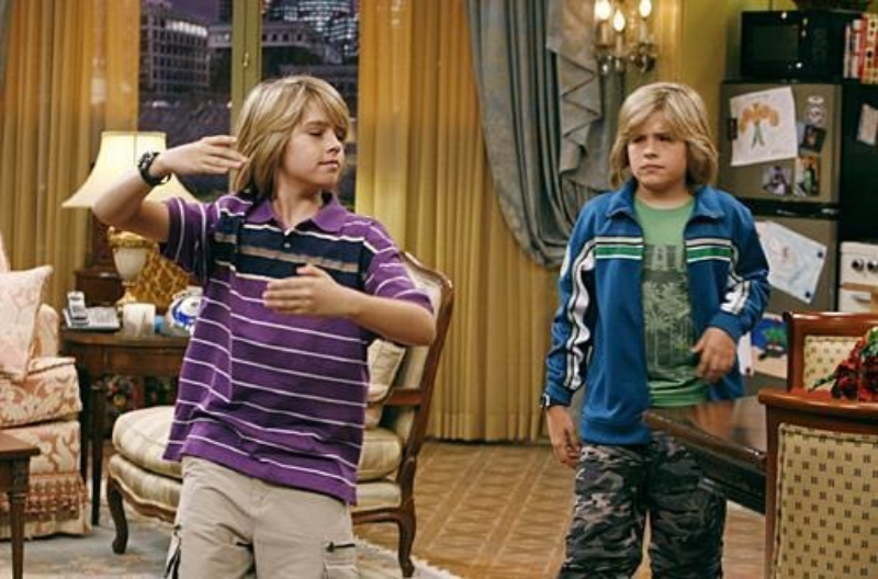 Dylan i Cole Sprouse zagrali w serialu „Nie ma to jak hotel” Zacka i Cody'ego. Jak mieli na nazwisko ci bohaterowie?