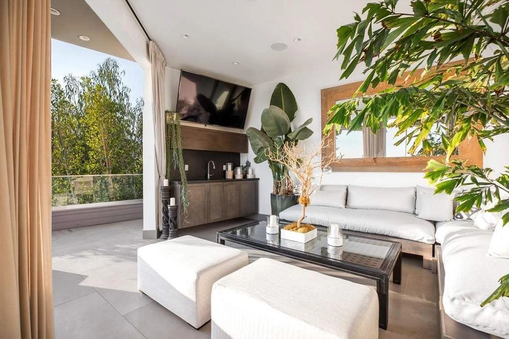 Dom w Los Angeles wystawiony na sprzedaż przez Nicole Scherzinger 
