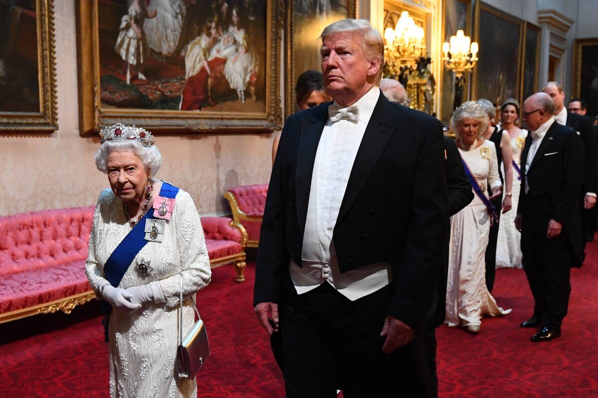 Królowa Elżbieta i Donald Trump 