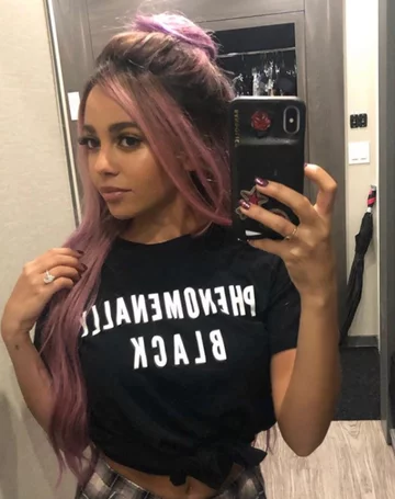 Vanessa Morgan 