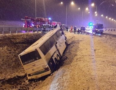 Miniatura: Tragiczny wypadek autokaru na A4. Policja:...