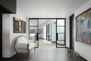 Minimalistyczne wnętrza z retro akcentami, projekt XUL Architecture downloadfor.press. xul