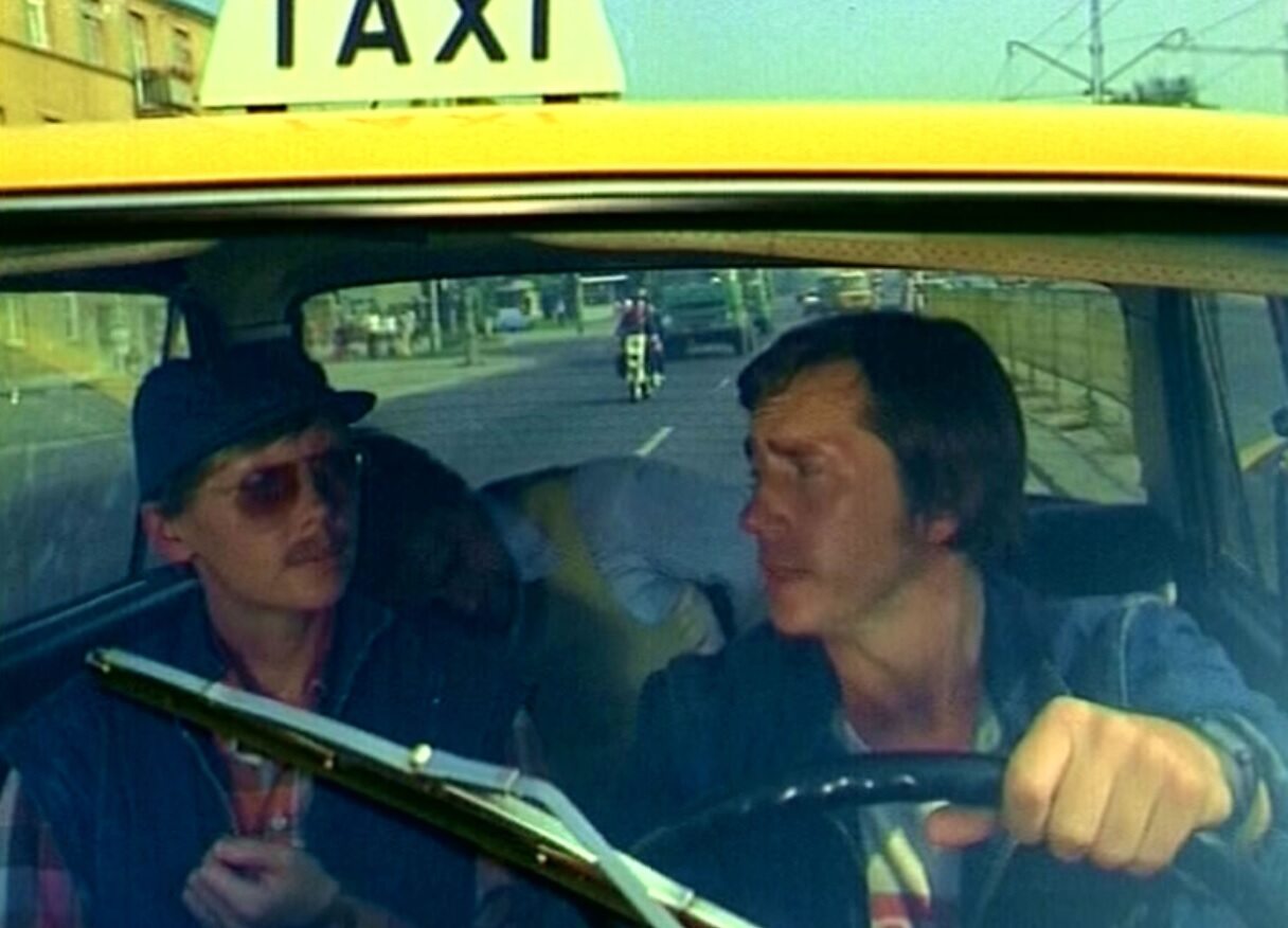 Jaki numer boczny miała taksówka, którą jeździł Jacek Żytkiewicz, bohater serialu "Zmiennicy"?