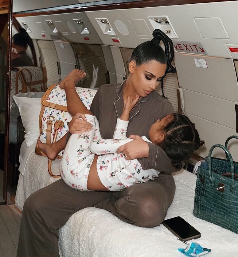 Kim Kardashian z rodziną 