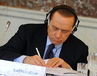 Miniatura: "Berlusconi ucieka przed prokuratorami"