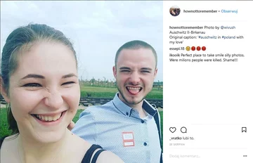 Pamiątkowe zdjęcie z Auschwitz 