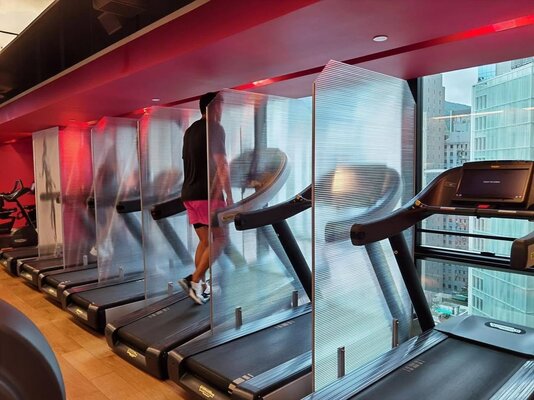 Miniatura: Środki ostrożności w siłowniach na całym...