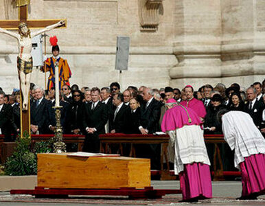 Miniatura: Watykan uściśla: szczątki to trumna