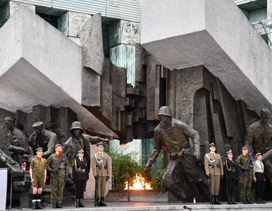 Miniatura: Rocznica Powstania Warszawskiego. Zmiany w...