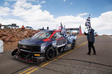 Ford F-150 Lightning SuperTruck zdobył Pikes Peak 