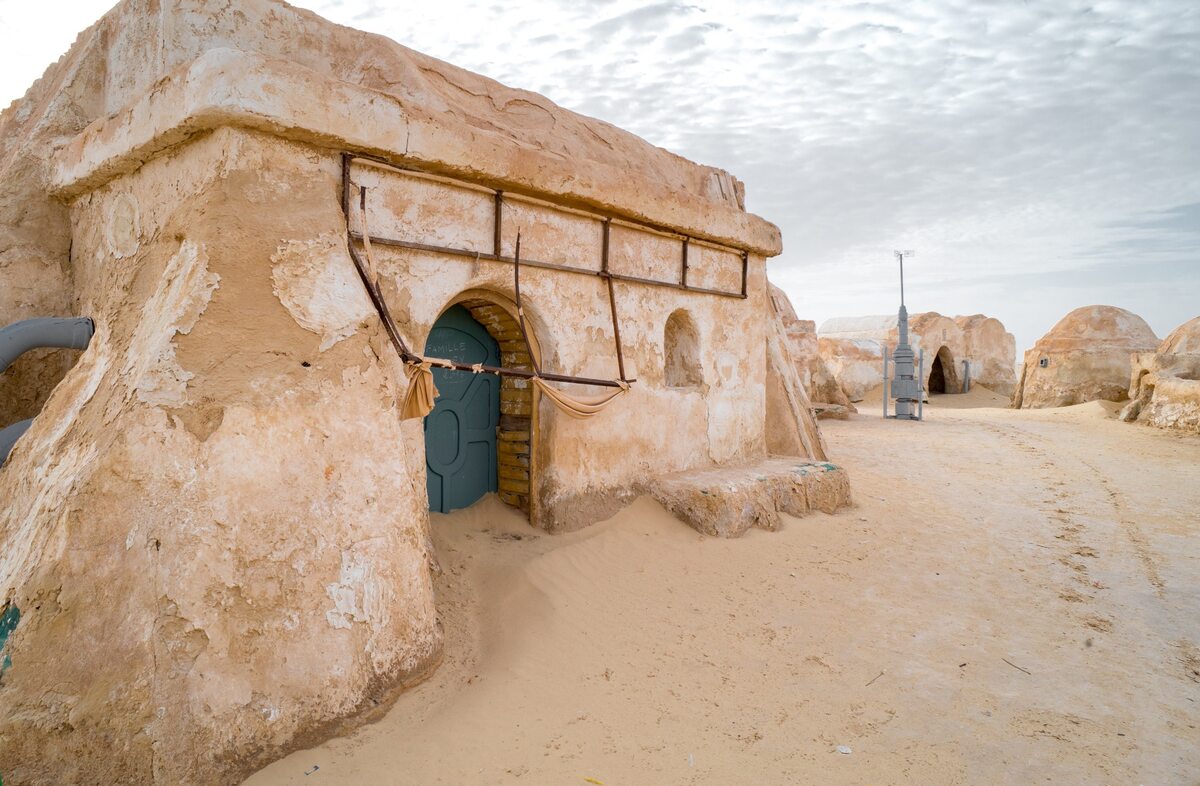 Tunezja. Wioska imitująca krajobraz na Tatooine, opuszczona po nakręceniu „Gwiezdnych Wojen” 