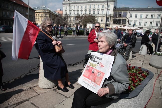 ...choć 21 kwietnia najważniejsza była dla nich TV Trwam (fot. PAP/Tomasz Gzell)