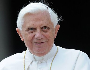 Miniatura: Benedykt XVI zdecydował, jak będzie nosił...