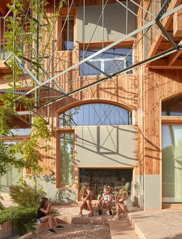 Szkoła Montessori, projekt Gradolí & Sanz Arquitectes 