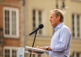 Tusk o&nbsp;skróceniu czasu pracy. „O&nbsp;tych problemach...