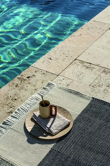 Dywany zewnętrzne marki Nanimarquina z oferty MO-Rugs 